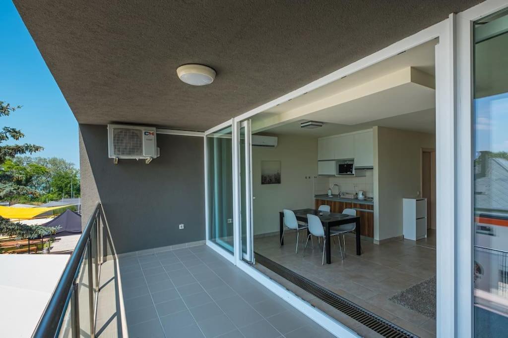 Hedon Brewing Helmut Apartment - 200 Meter To The Beach Balatonvilágos Kültér fotó