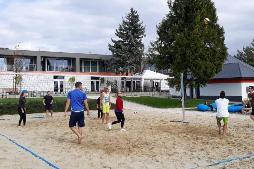 Hedon Brewing Helmut Apartment - 200 Meter To The Beach Balatonvilágos Kültér fotó